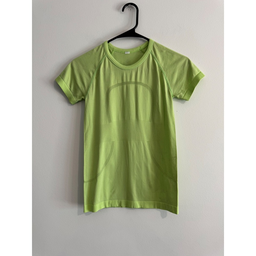 Lululemon Swiftly Tech Short Sleeve 2.0 Women Size 2 Lime Green Mesh Venting‎